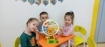 "Международный день LEGO" "Международный день LEGO".